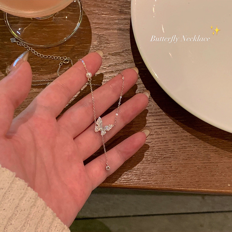 蝴蝶钛钢项链女轻奢小众设计感锁骨链网红超仙气质珍珠颈链