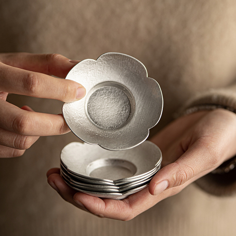 Handmade Pure Tin Flower Cup Holder Tea Cup Mat Vintage Tea Holder Tea Ceremony Accessories Cup and Saucer Heat Insulation Mat Zen Small Tea Holder