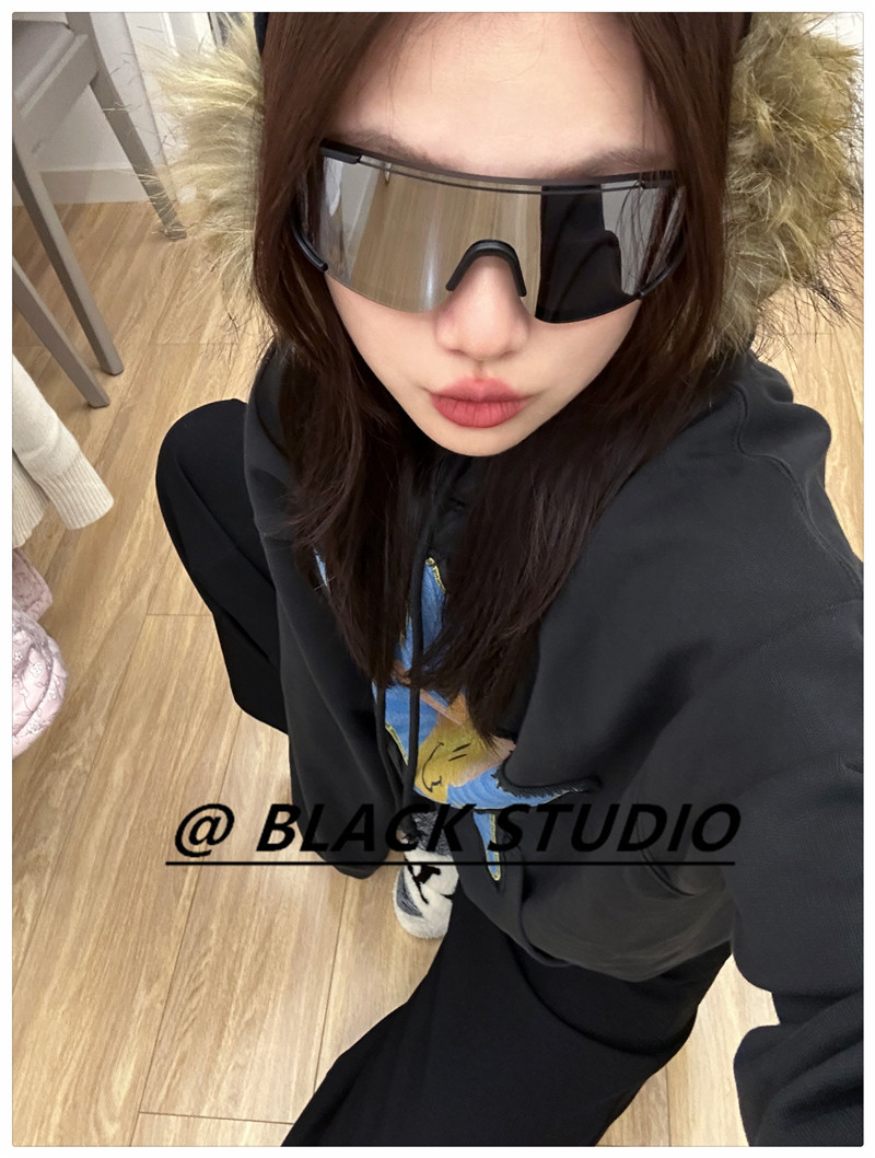 h2uTiviiztSHn2aJjQ1ZWhB8eiiSVhl2GPy8