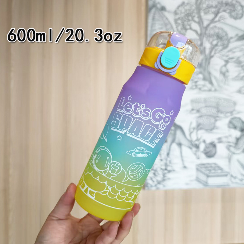 Nueva bebida directa portátil astronauta cubierta de rebote creativa mate deportivo al aire libre portátil taza de agua gradiente