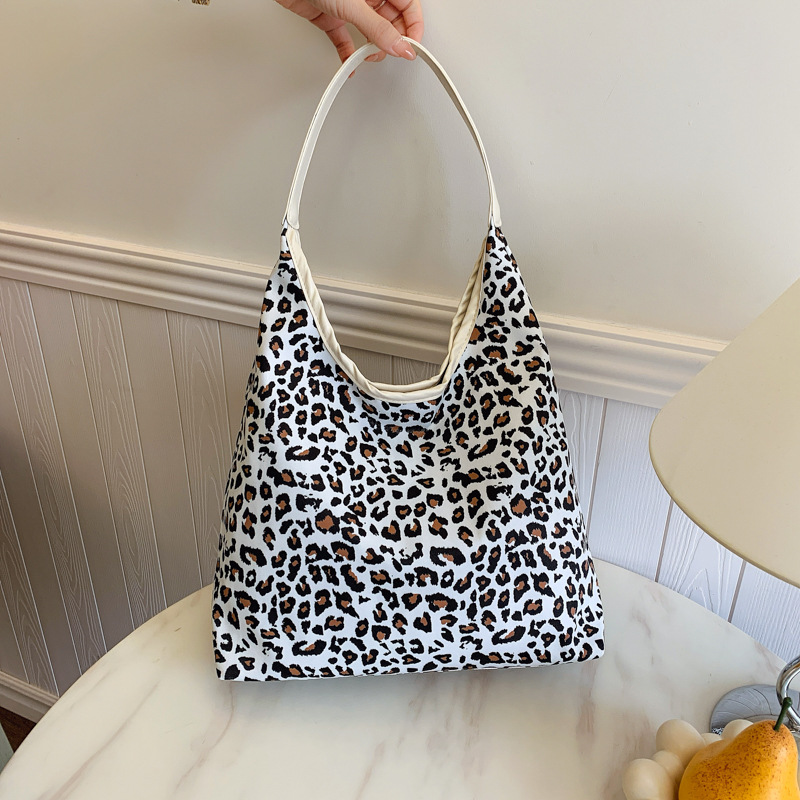 Gran capacidad de invierno de 2024 nueva moda personalizada nicho popular estilo coreano moda casual bolsa de hombro bolsa de mujer