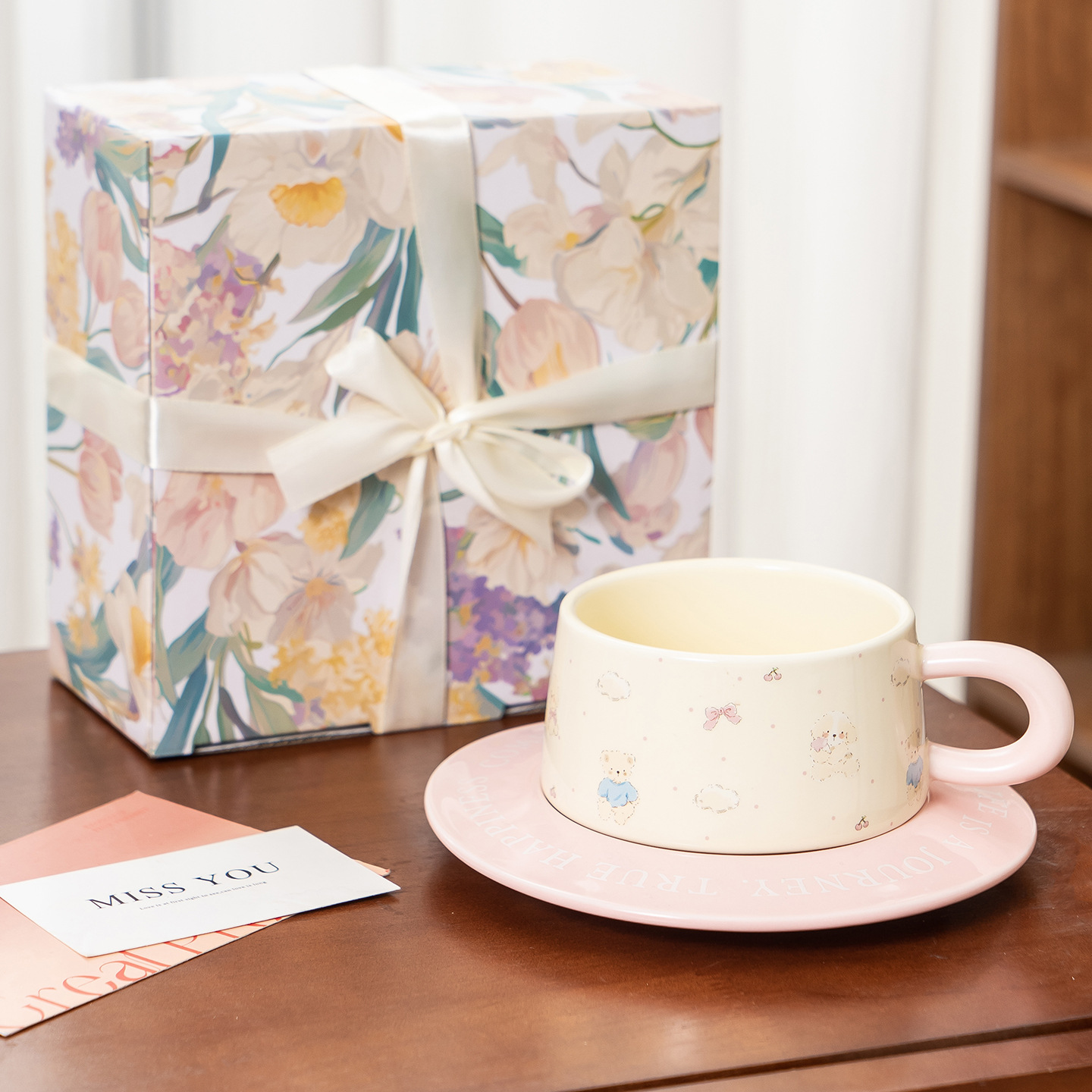 Caricatura oso encantador vintage tazas de café tazas y platos con mano regalo conjunto de cerámica de alto valor de estilo coreano ins pequeña fragancia