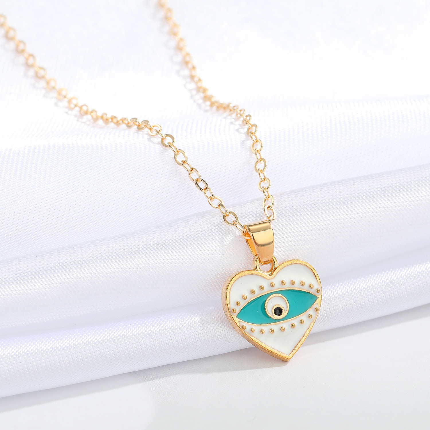 New Heart Blue Eye Multicolor Irregular Pendant Clavicle Chain Wholesale Nihaojewelry display picture 3