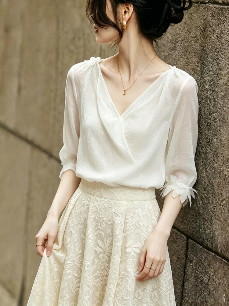 Elegant white summer fitted shirt