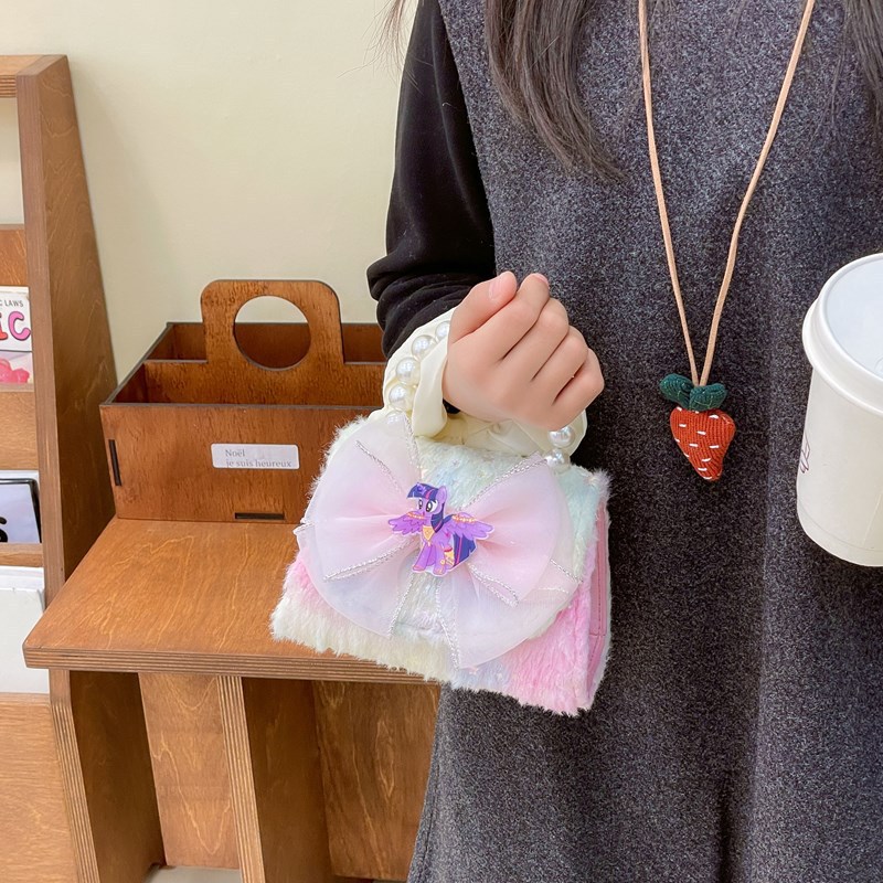 Niñas lindas bolsas de peluche arco iris 2025 exportaciones de comercio exterior de aire extranjero bolsa de tramo inclinada bolsa de princesa de perlas