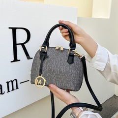Ladies Handbags 2024 New Fashion Trend Shoulder Top Handle Bag Stylish Versatile Top Handle Bag Cross-border