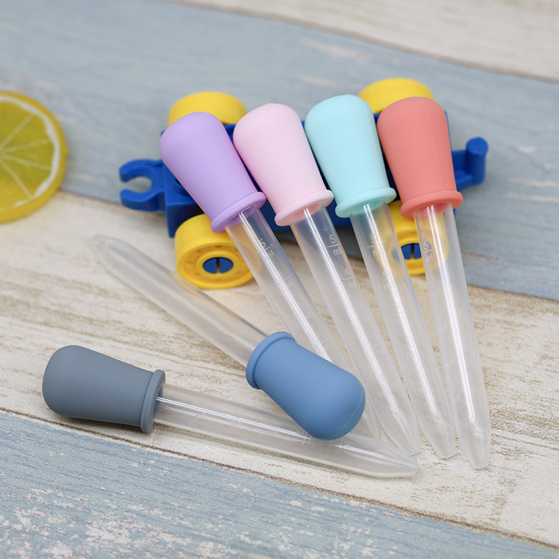 Silicone children's pipette