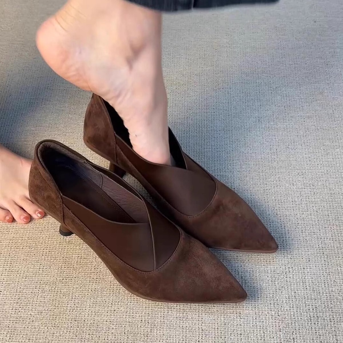 Suede High-Heeled Slip-On V-Cut Single Shoes for Women, 2026 Autumn and Winter New Versatile Pointed-Toe Shoes for Commuting
