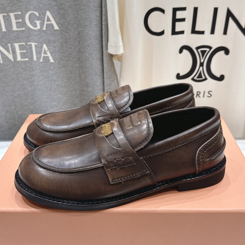 Guangzhou Original Brand Genuine Leather Women's Shoes with British-Style Metal Buckle, Slip-On Loafers