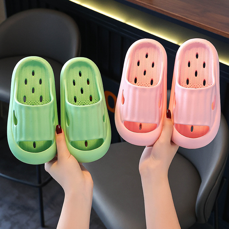 Children's slippers summer boys' bathroom hollow-out leaking indoor home Bath Soft non-slip drooping parent-child slippers