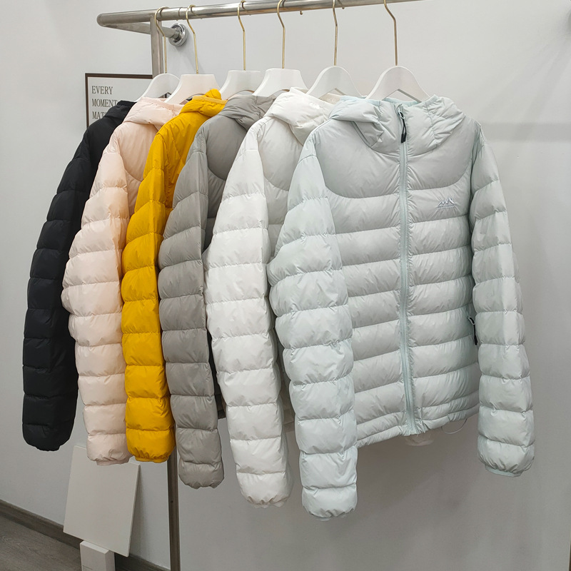 European and American Style Ribbed down Jacket for Women 2025 Autumn and Winter New Fashion Casual Hooded Lightweight Duck down Warm Coat