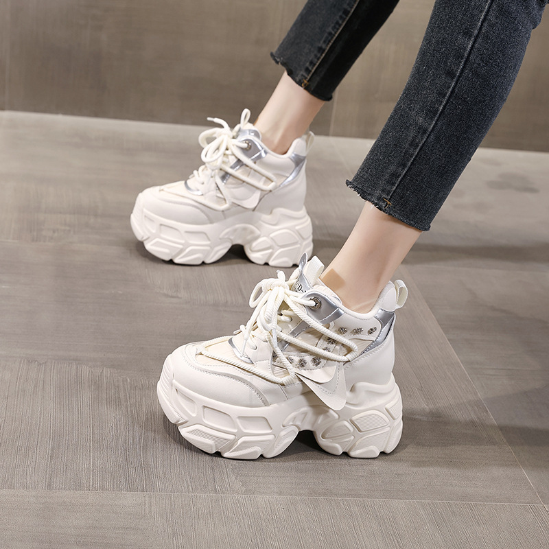 Giày sneaker nữ chunky đế dày phong cách thể thao mùa thu đông — Màu be
