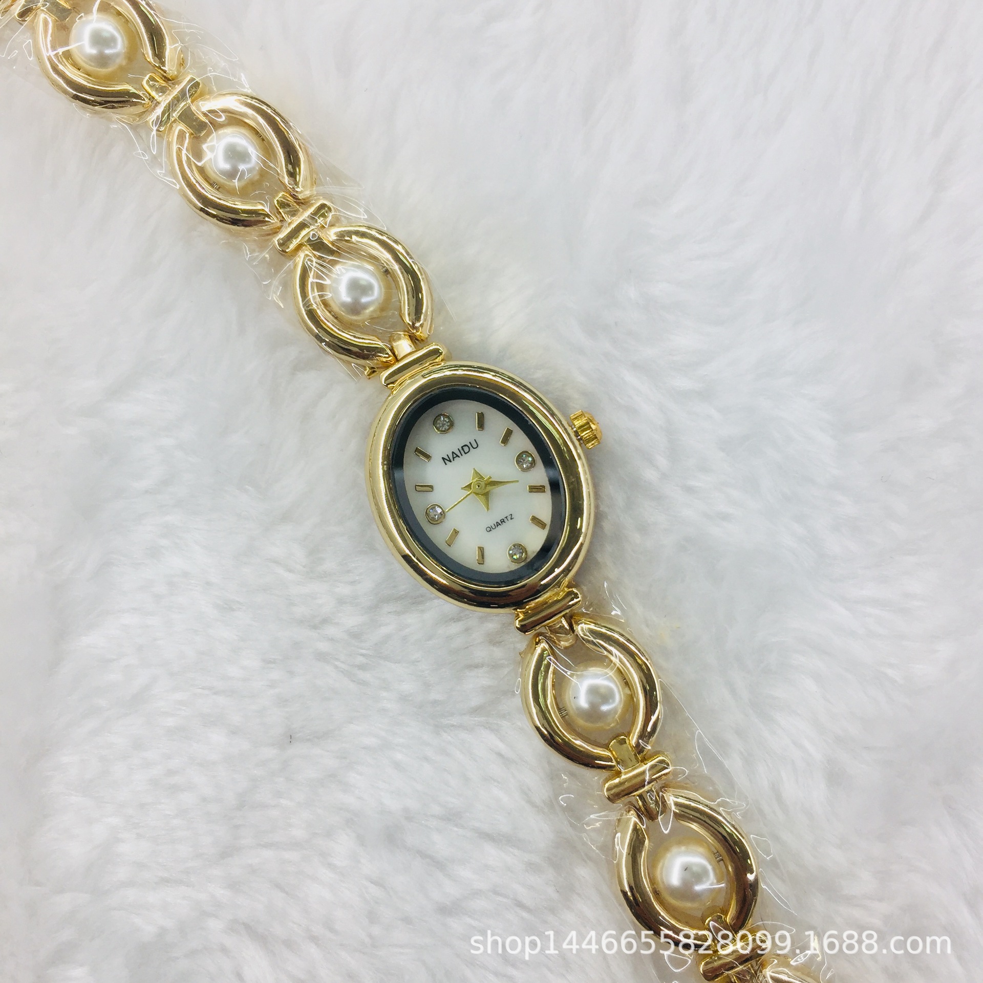 Cross-Border New Style Bracelet Watch for Women, Oval Steel Band, Vintage Light Luxury Imitation Pearl Watch, Elegant, Factory Direct Supply