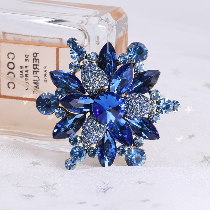 Lady Flower Alloy Inlay Artificial Crystal Women's Brooches display picture 3