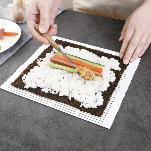 Japanese imported sushi curtain DIY handmade rice ball mold cooking thin rolled bamboo curtain making sushi seaweed rice wrapping tool