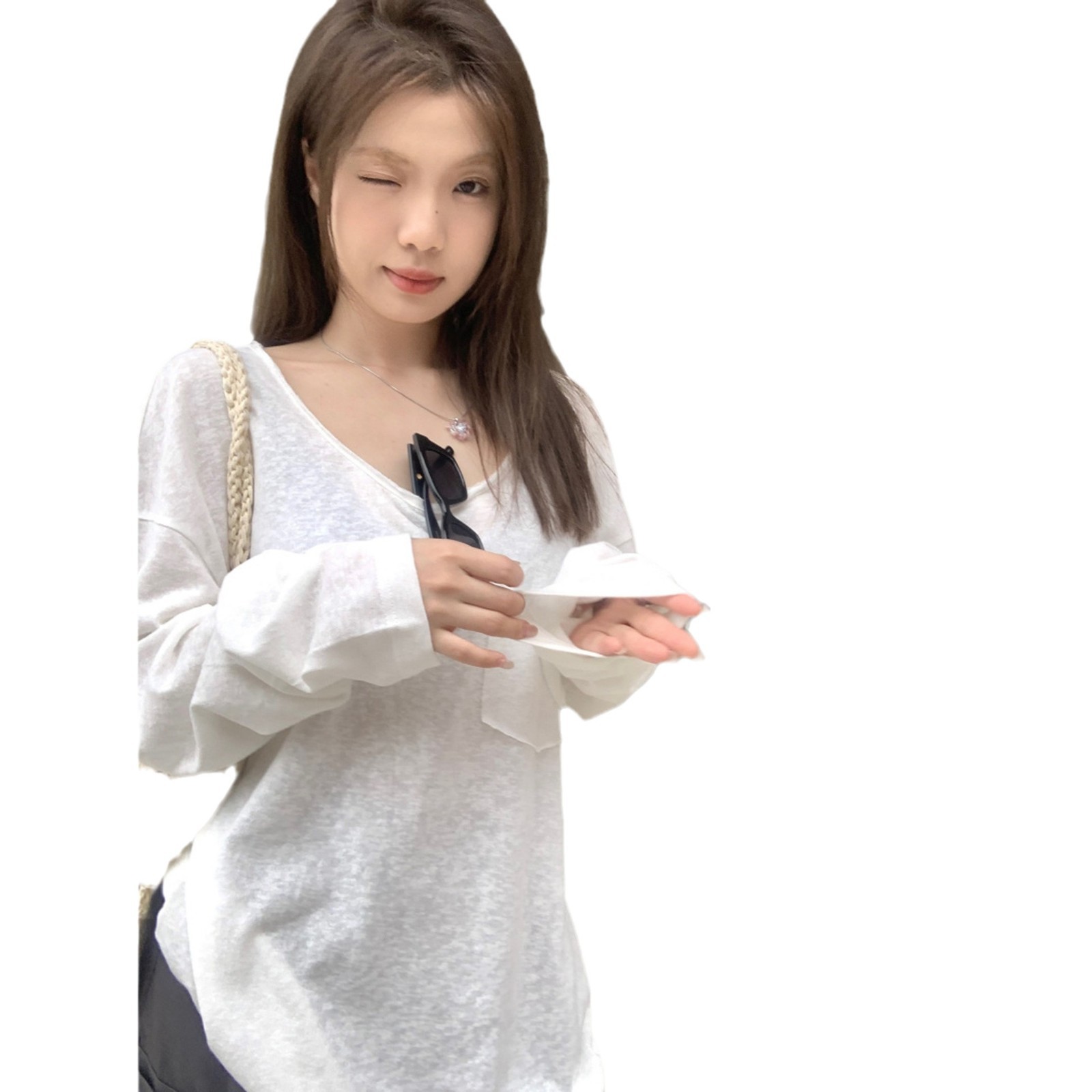 白い薄い長袖の日焼け止めブラウスtシャツの女性の夏の新型の怠惰な風がゆったりしていて、やせています。