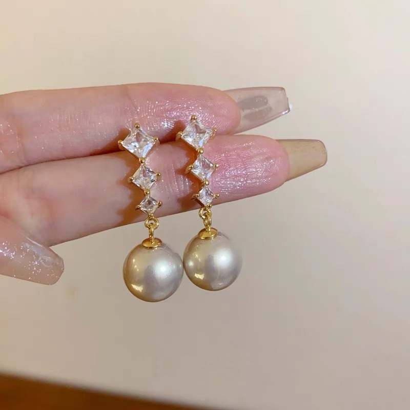 fashionable universal sophisticated elegant earrings with zircon…