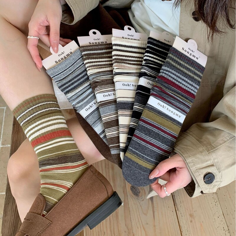 Songmu "Retro Color-Block Lazy Striped Mid-Calf Cotton Socks for Women, New Autumn/Winter Breathable Seamless Slouch Socks" Songmu "Retro Color-Block Lazy Striped Mid-Calf Cotton Socks for Women, New Autumn/Winter Breathable Seamless Slouch Socks"
