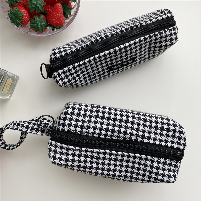 19171 Korean-style woolen checkered artistic pen case, ins Japanese-style storage and organization bag, canvas cosmetic bag, stationery bag undefined