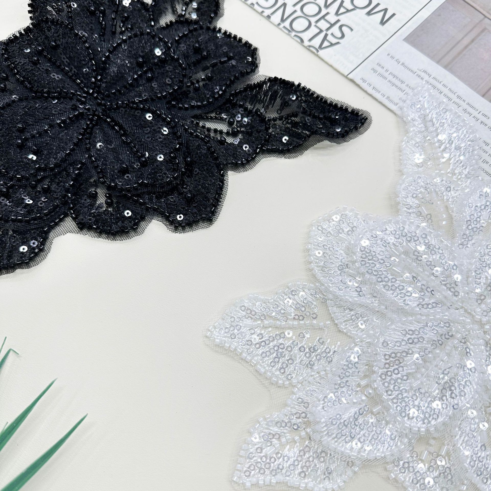 Europa y los Estados Unidos multicapa esquinilla gran flor calcomanía alta sensación de cosido a mano collar decoración de la etapa ropa
