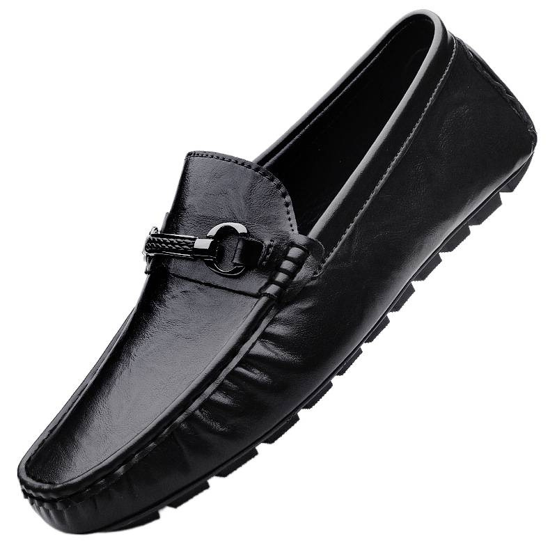 Zapatos de hombre de cuero real 2025 nuevos zapatos de negocios británicos transpirables con suela suave zapatos casuales perezosos con un pie zapatos para hombre