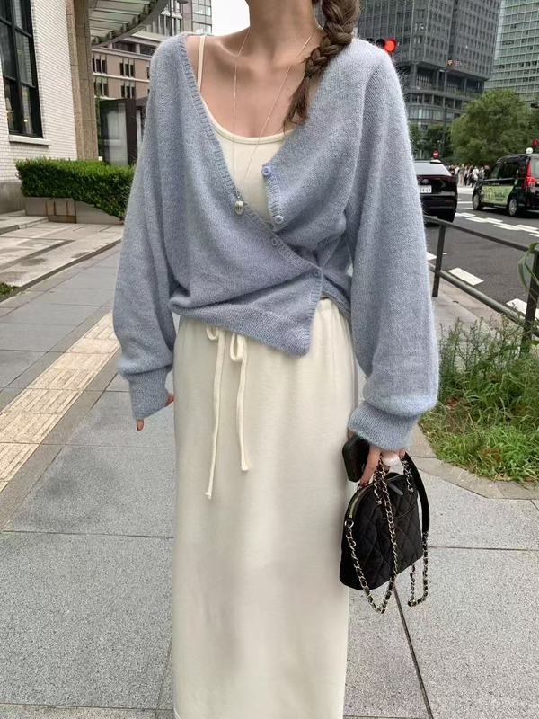 韩国chic 秋季新款韩版甜美斜边扣设计百搭长袖针织衫女薄款上衣|undefined