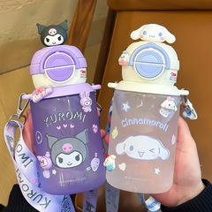 正版三麗鷗兒童塑料水壺高顏值tritan學生吸管水杯便攜背帶大肚杯