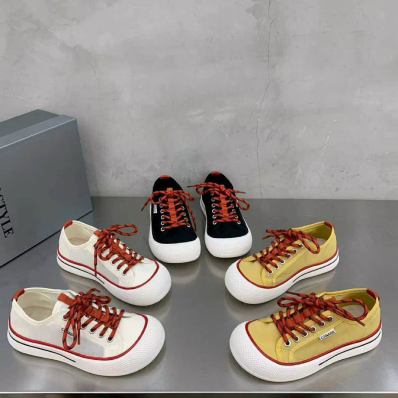 Zapatos de lona de cabeza redonda transpirables de color sólido de suela gruesa para mujeres verano de 2026 nuevos zapatos de lona casuales de correa de color sólido coreano