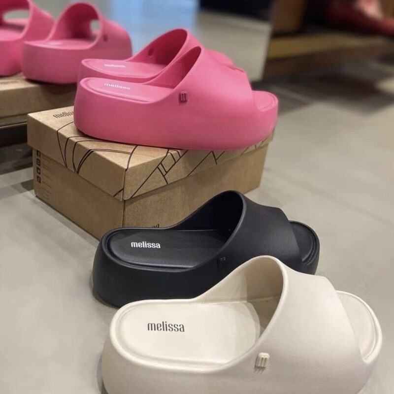 26 Melissa Zhao Lusi Same Style Thick-Soled Women's Platform Sandals with One Strap, Non-Slip Loafers for Outdoor Wear 26 Melissa Zhao Lusi Same Style Thick-Soled Women's Platform Sandals with One Strap, Non-Slip Loafers for Outdoor Wear