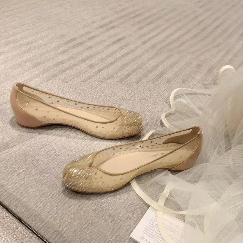 Nuevo estilo de verano 2025 ~ Rhinestone de malla con un pie, zapatos individuales de punta dividida de fondo plano, zapatos de manitas de cerdo para mujer