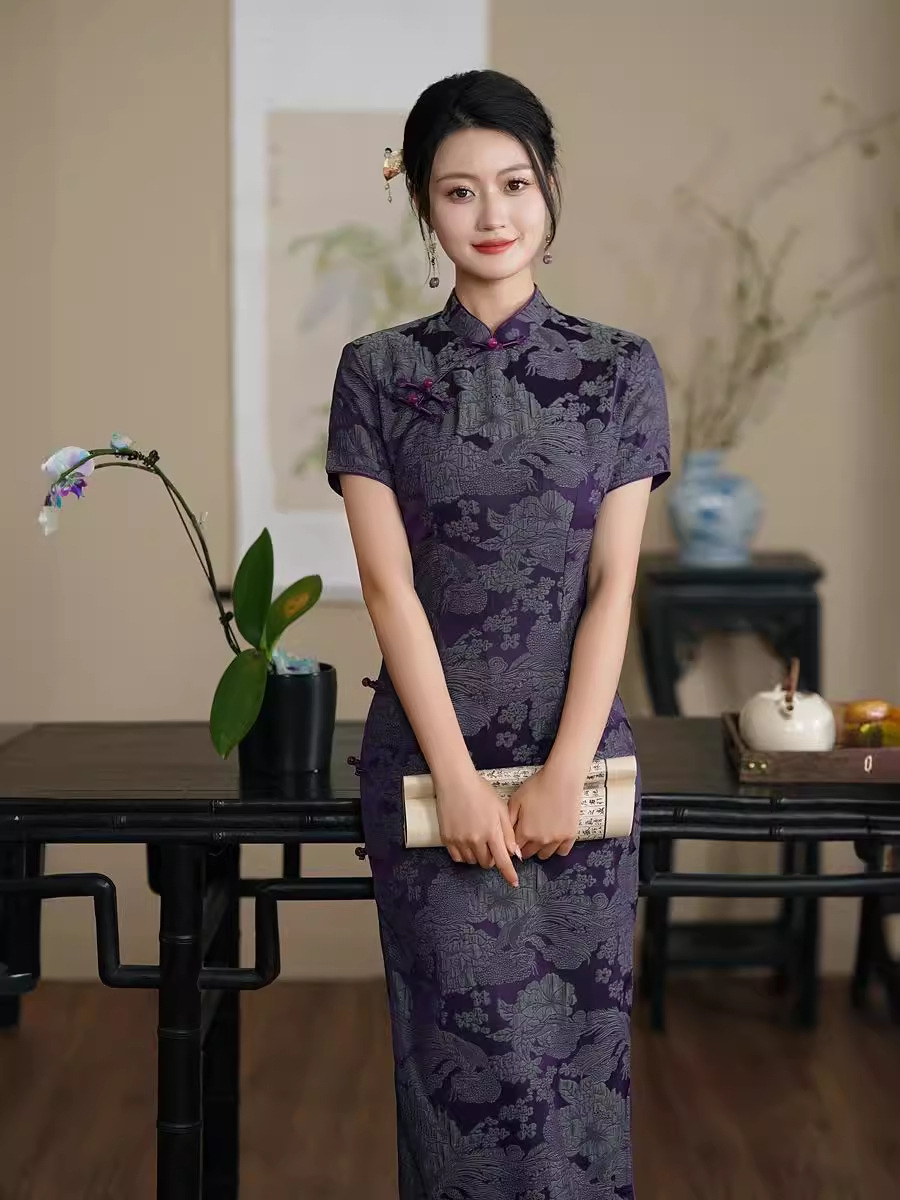 Fitted cheongsam