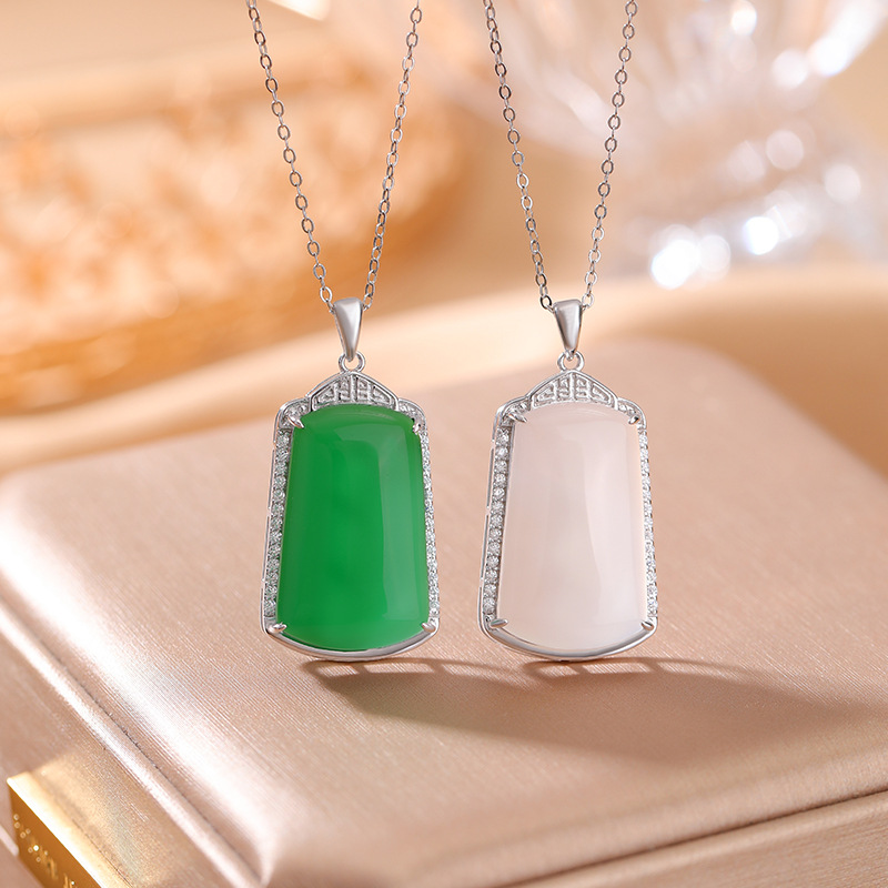 Mặt dây chuyền bạc S925 hình hươu đính đá chalcedony xanh – phong cách cổ điển sang trọng — Chalcedony xanh (không có chuỗi)