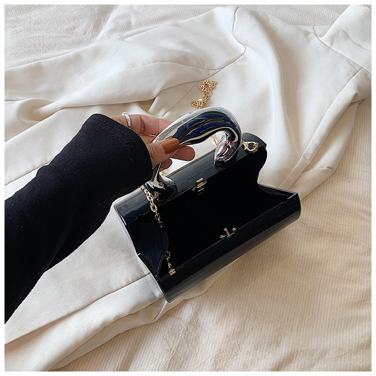 Borsa box in acrilico con catena tracolla donna pochette_voghion.com