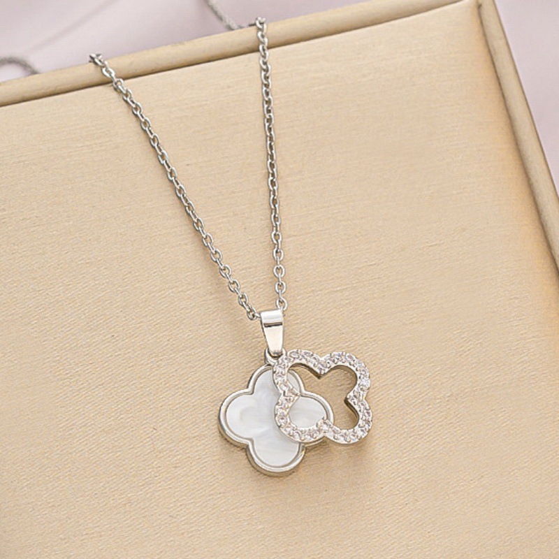 Collar de acero de titanio para mujeres simple y versátil estilo ligero de lujo nicho diseño de alta calidad no decoloración joyería de cadena de clavícula al por mayor