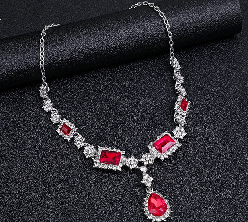 New Fashionable and Elegant Artificial Necklace Earring Set for Women's Electroplated Alloy Collar Chain_voghion.com
