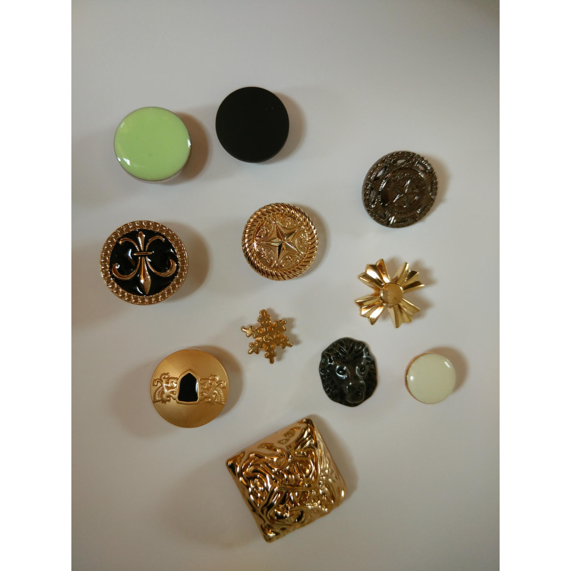 复古花纹十字皇家门锁花纹扣子 金属服装暗扣 纺织辅料扣子装饰