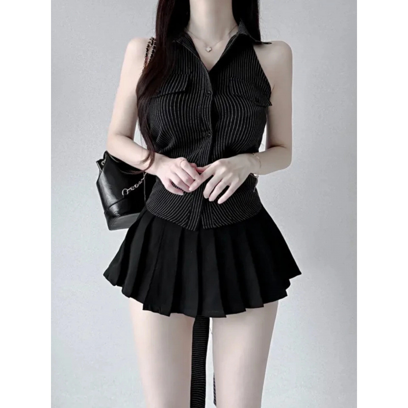 New product from Dongdaemun, Korea: Unique sleeveless shirt with front buttons, vertical stripes, turn-down collar, slim fit, and versatile design New product from Dongdaemun, Korea: Unique sleeveless shirt with front buttons, vertical stripes, turn-down collar, slim fit, and versatile design