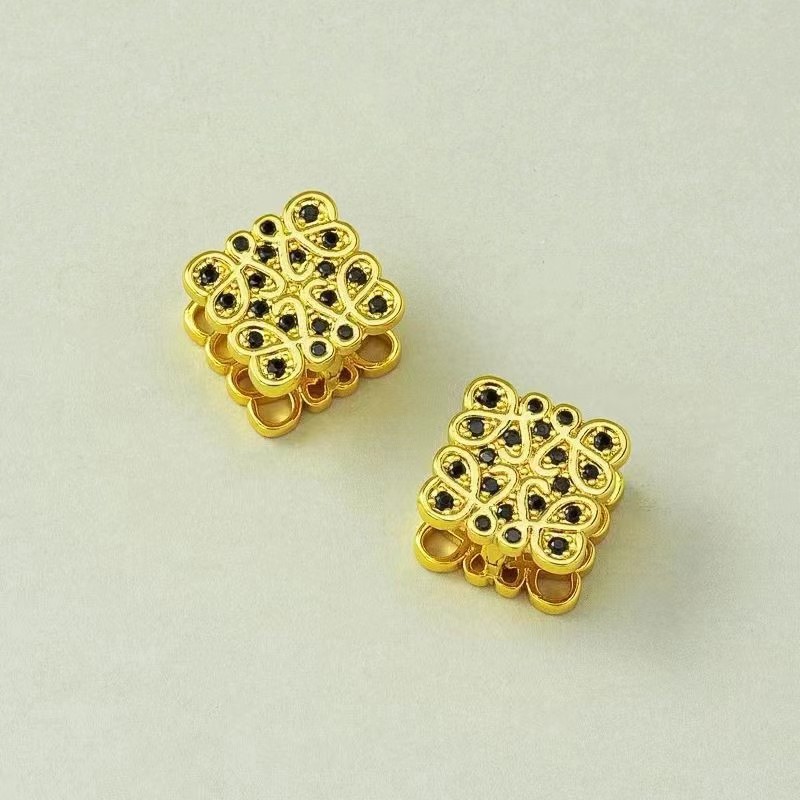 Elegant double-sided three dimensional square small design earrings…