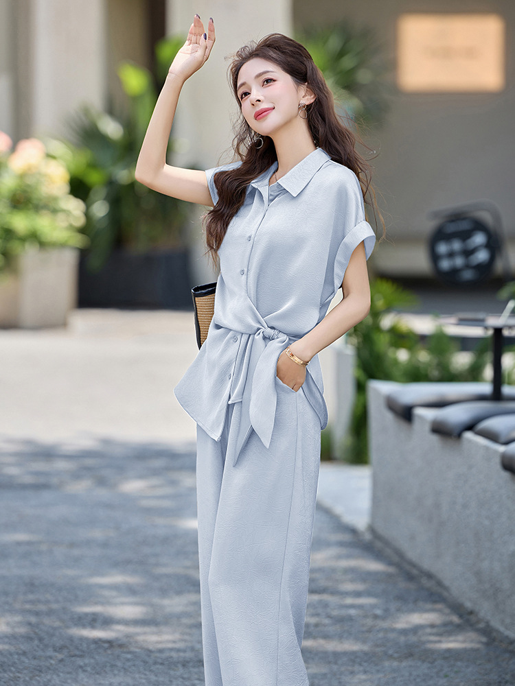 Bộ đôi thời trang nữ hè 2025 gồm áo sơ mi ôm eo và quần ống rộng HE5067 — Màu xám be, Màu xanh lam, Màu vàng be