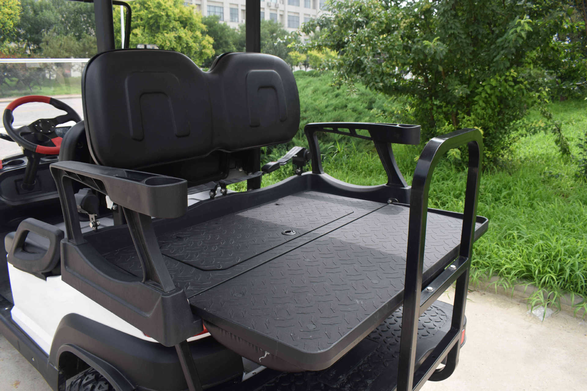 Zhongfeiyida Zhongyi Golf Cart Electric Sightseeing Car 2+2 Off-Road with Bumper Climbing Strong Long Endurance