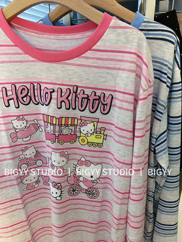 2025 春の新ピンク猫プリントストライプ長袖 Tシャツ女性のスリムルーズ優しいスタイル甘いトップ|undefined
