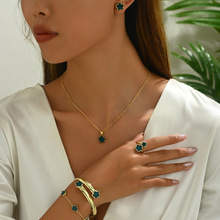 跨境热卖五瓣花花朵女士项链欧美时尚项饰个性简约百搭首饰套装女