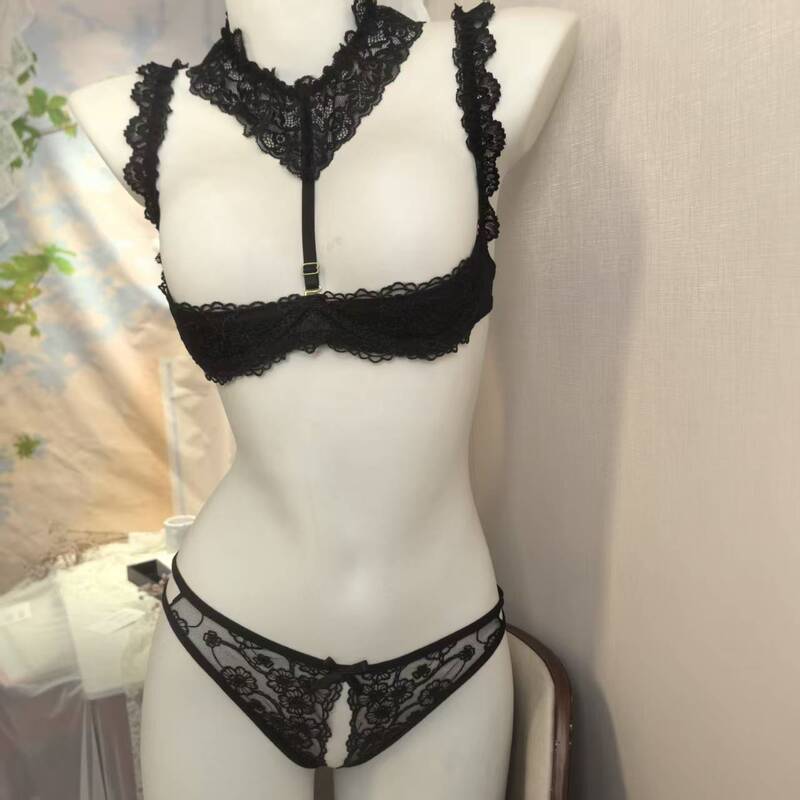 Sexy Hollow-Out Lace Bra with Underwire, Strapless Halter Neck Thong Set for Women