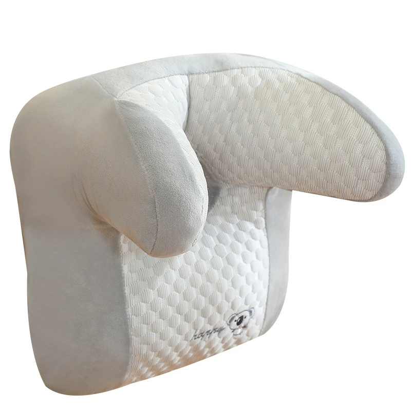 Pillow at lunchtime for sleep for elementary school students