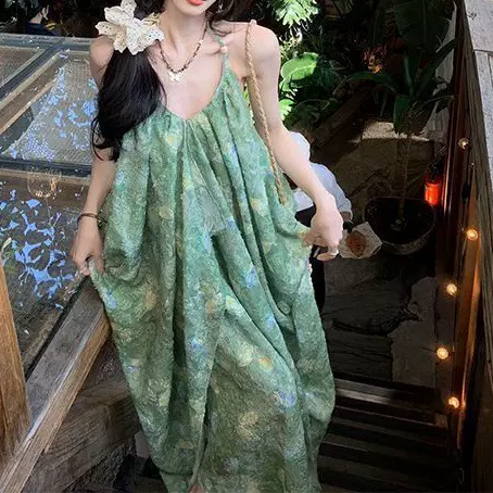 《翩翩蝴蝶》度假风吊带印花连衣裙女2025年夏季时尚新款气质长裙