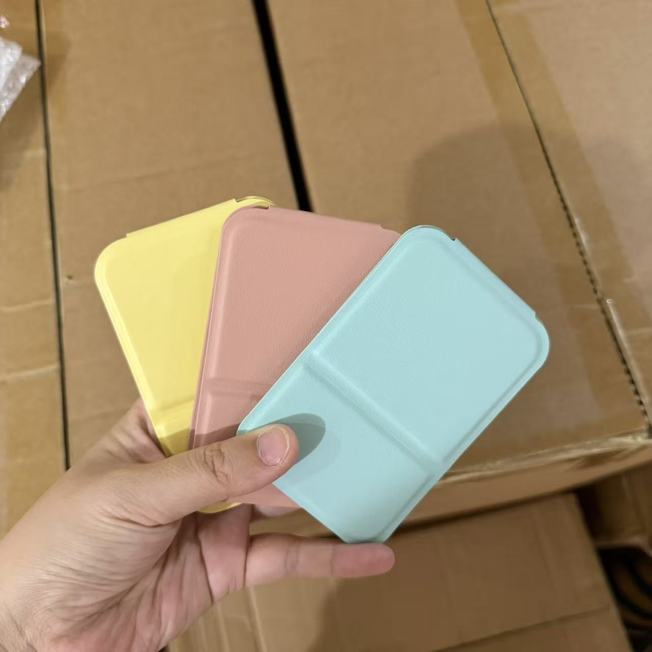Espejo de Maquillaje Plegable Portátil de PU para Escritorio y Dormitorio image 5