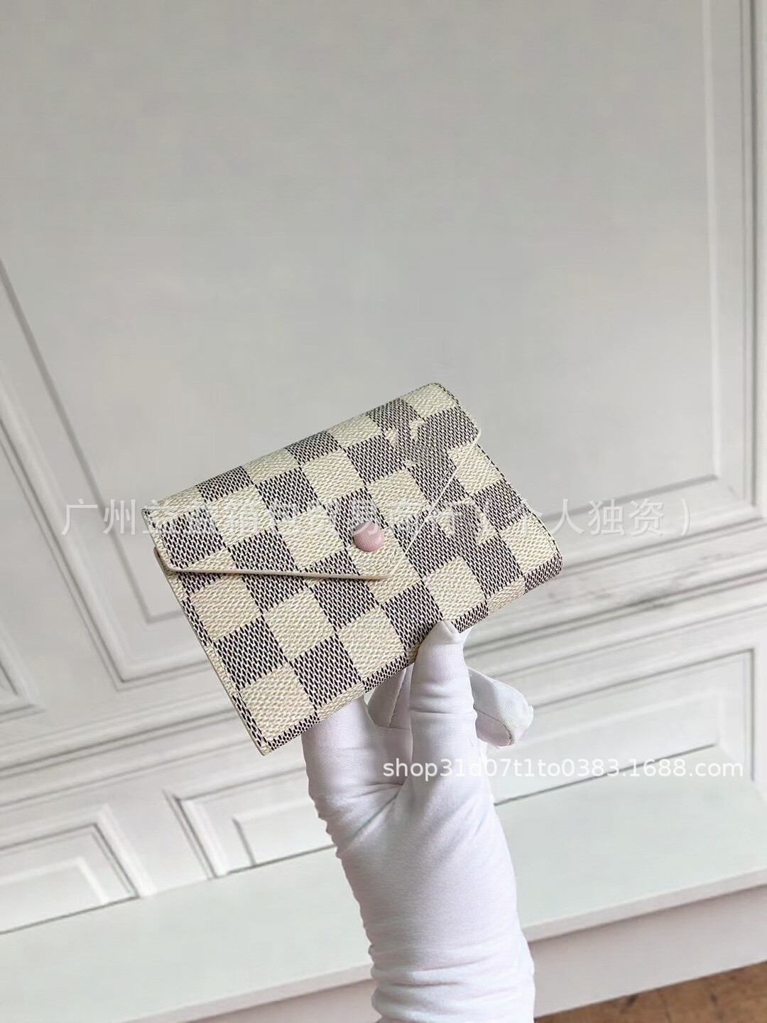 Cross-Border Hot-Selling Women's 70% off Wallet, Monogram Pattern Short Card Holder, Genuine Leather Snap Button, Fashionable and Versatile, Foreign Trade Bestseller