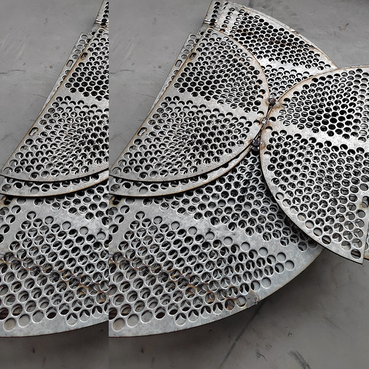 厂家货源 拥有2台卷料冲孔机床z大宽度1.3米 模具之一3*6