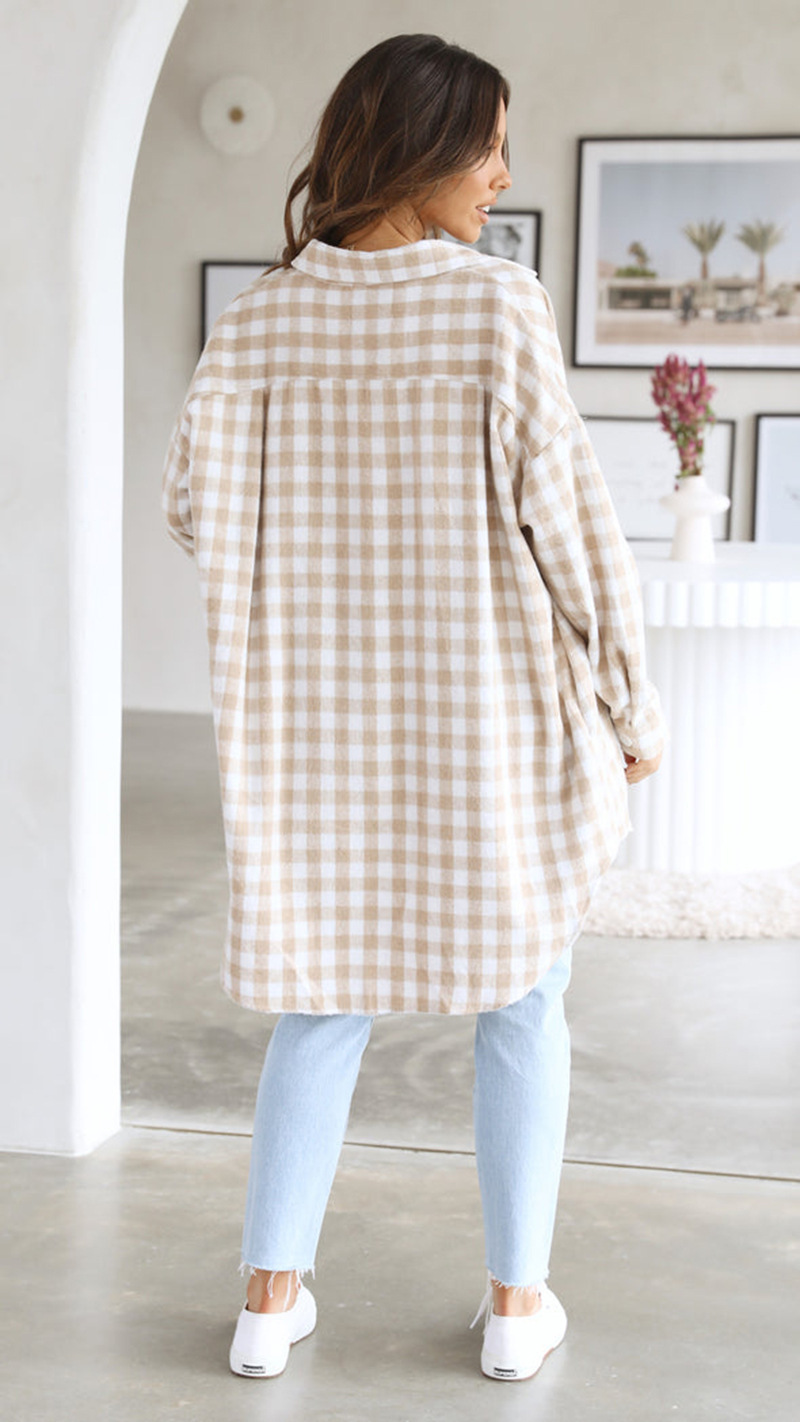 Cappotto da donna in lana a quadri dal design irregolare_voghion.com