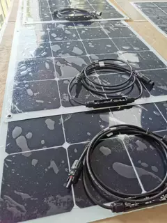 厂家供应100w18V柔性板房车户外防雨发电太阳能板可充12v24v电池